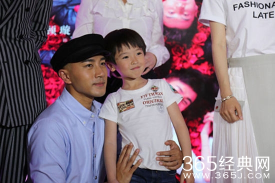 刘恺威新剧开播 曝女儿叫杨幂妈妈表情很痛苦