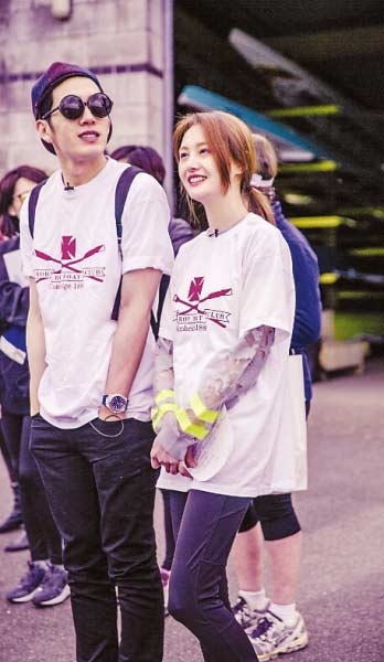 郑爽受邀加盟《跑男》：哭戏比以前娴熟