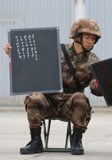 王宝强《真正男子汉》受伤心系战友 女儿被洗脑哼唱战歌