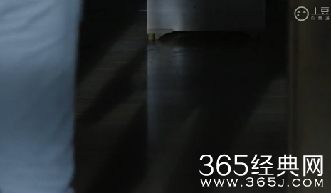 《whoareyou学校2015》第11集结尾是谁给恩菲开的门