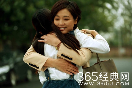 《刑警队长》热播 张延饰警嫂被赞“资深贤妻”