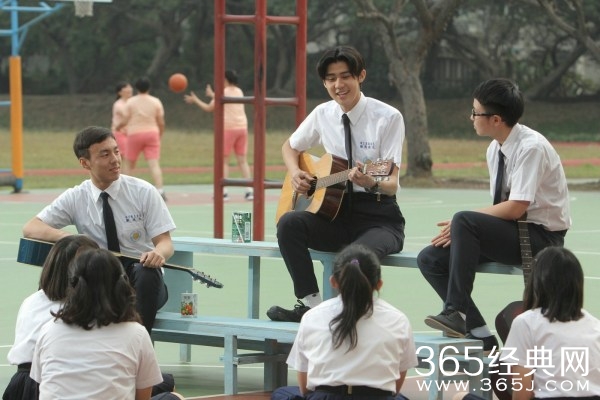 《我的少女时代》曝海报 陈玉珊赴棚拍现场指导