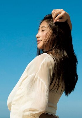 日女星佐藤衣里子遭偷拍 与犯人搏斗负伤