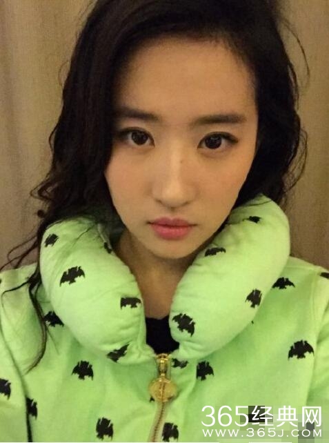 刘亦菲晒照被嫌弃 颜好就要任性