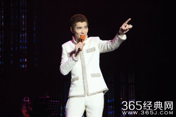 萧敬腾唱歌中途头晕 经纪人：内地就医不便