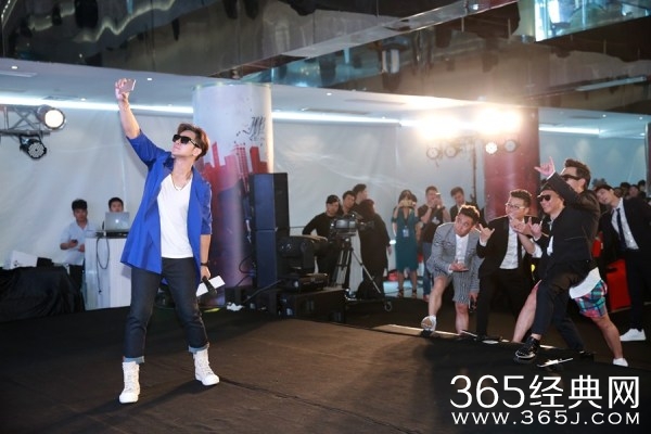 《极限挑战》孙红雷黄渤卖力自黑“王对王”