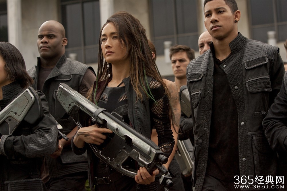 《分歧者2：绝地反击》影评