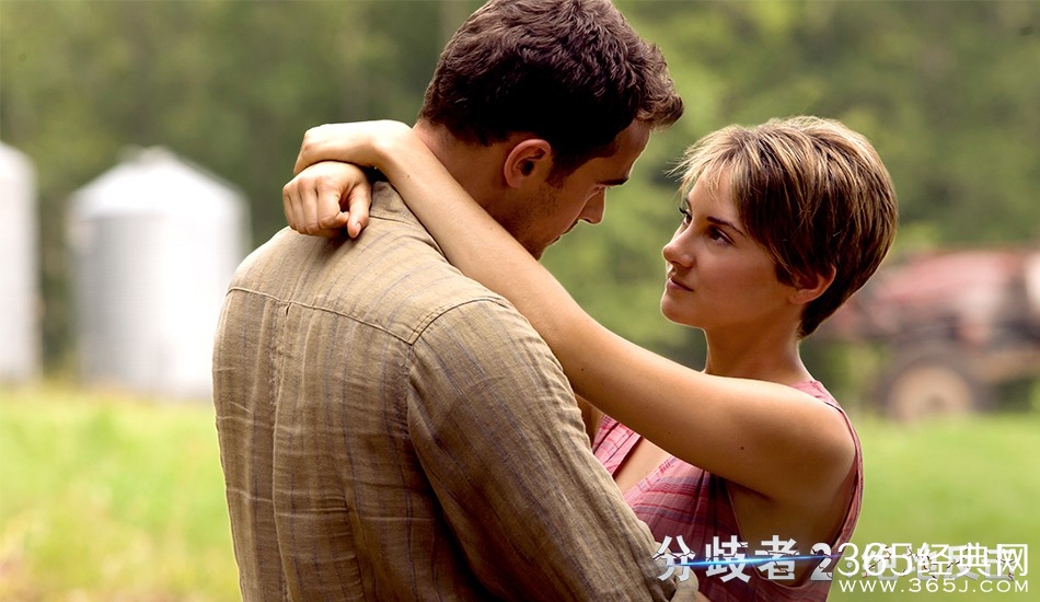 《分歧者2：绝地反击》影评