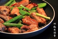 双椒煎排骨做法