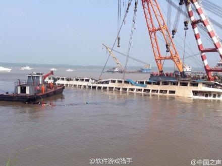 长江沉船为什么扶正工作这么难