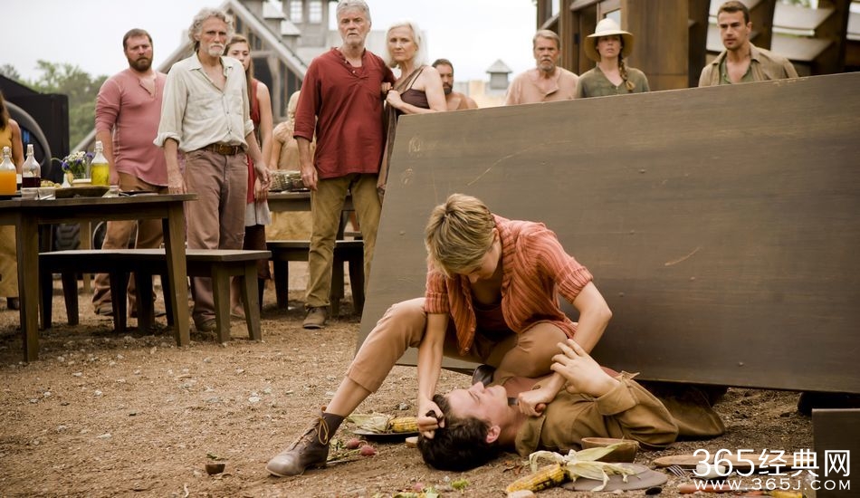 《分歧者2：绝地反击》影评