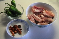 双椒煎排骨做法