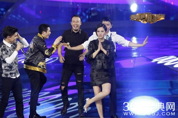 《最美和声》曝高考秘籍 张杰高考当晚听歌减压