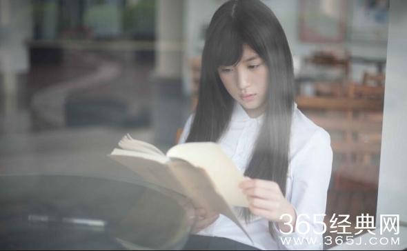 白衬衣学妹走红