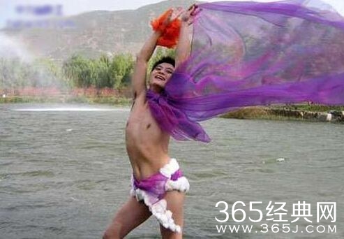 经典哥：丑和摸胸有什么关系2015.06.10