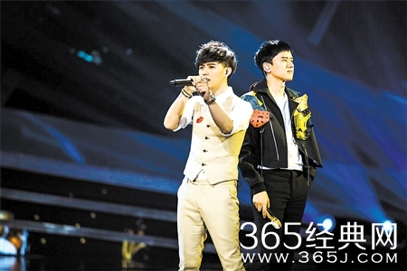 张杰徐嘉苇对你爱不完歌词