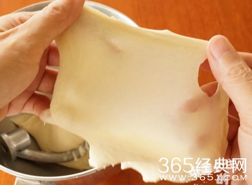 卡士达鲜奶油面包