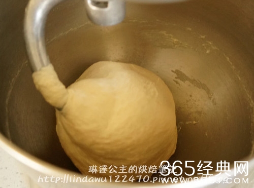 卡士达鲜奶油面包