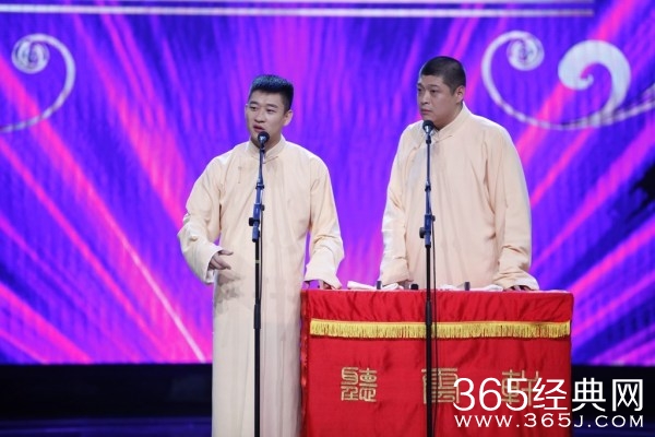 《欢乐喜剧人》贾玲吴秀波共舞 沈腾变身钢铁侠