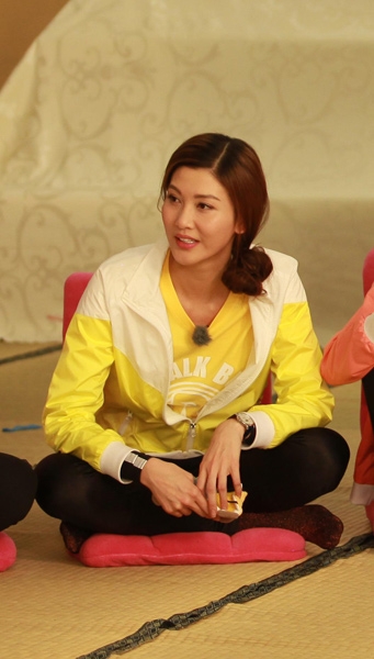 李彩桦《跑男》笑点不断 与baby被誉最美女神