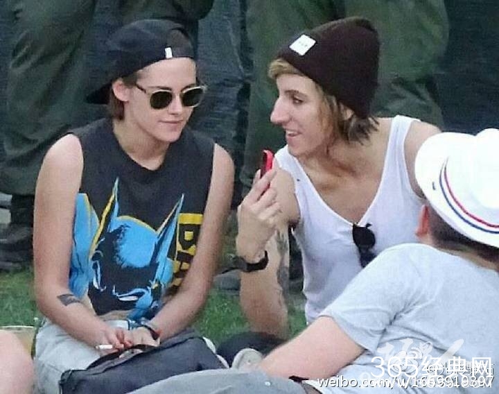 暮光之城克里斯汀·斯图尔特(Kristen Stewart)出柜 坦承交女朋友