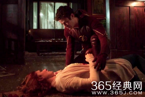 《闪电侠》闪电侠为什么没救自己母亲