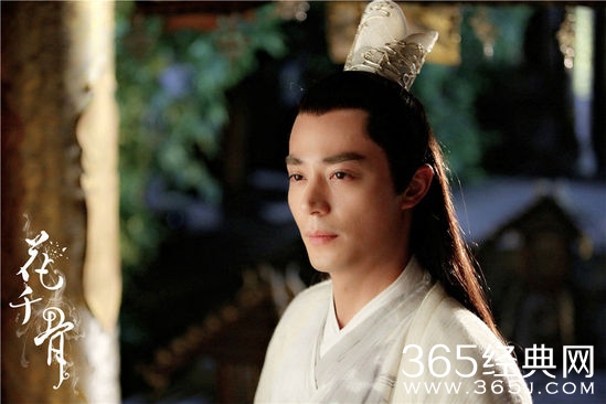 《花千骨》蒋欣告白霍建华被拒 东方彧卿身世揭秘