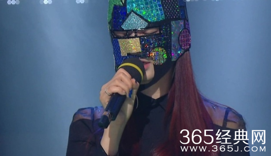 大牌明星蒙面唱歌 身份地位和颜值都没用