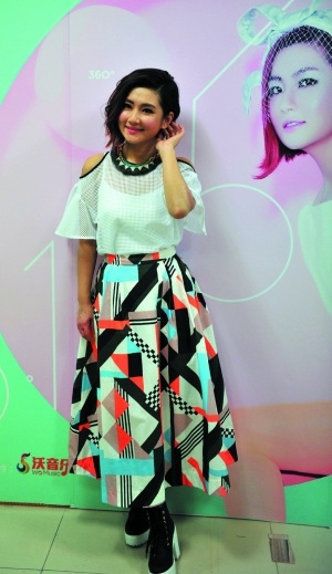 Selina拒上夫妻真人秀：老公看到镜头会怕