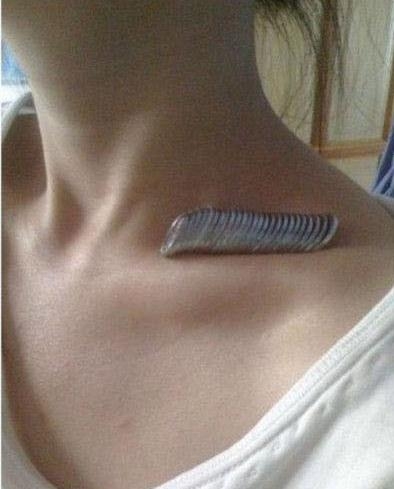 锁骨放硬币 秀身材