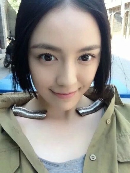 锁骨放硬币 秀身材