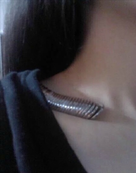 锁骨放硬币 秀身材