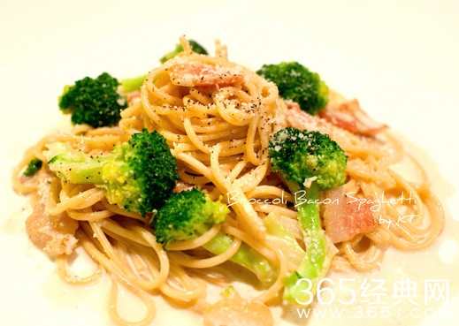 青花椰菜培根义大利面