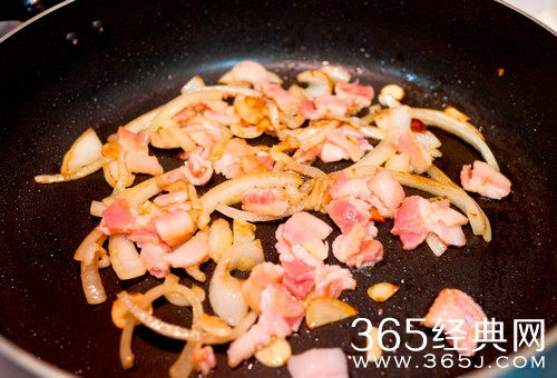 青花椰菜培根义大利面