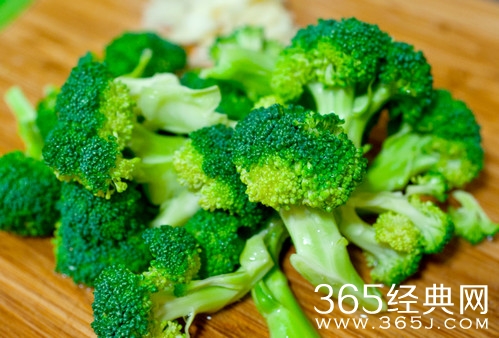 青花椰菜培根义大利面