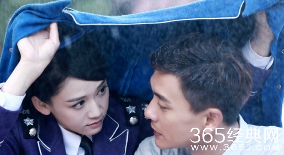 电视剧《偏偏喜欢你》最后谁当上了集英队长？