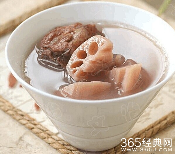 莲藕腔骨汤制作方法