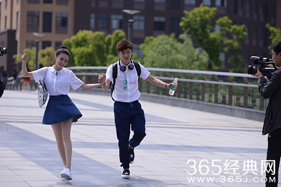 徐璐校园寻爱《我们相爱吧》高甜来袭