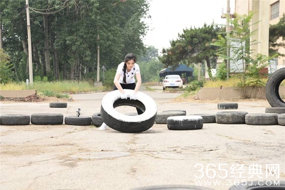 《真心英雄》成葛天离婚后真人秀处女作变身女汉子