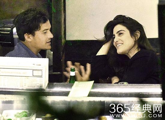 奥兰多与可儿分手后首次公开约会