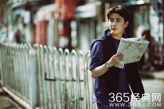 孙坚录制《为母校而战》回到高中母校