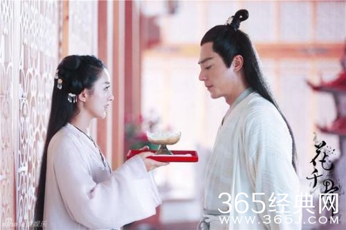 《花千骨》小骨集齐了神器救师傅白子画为什么还被罚？