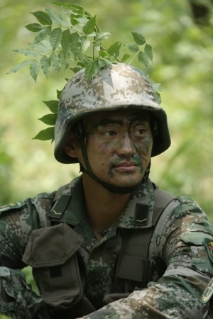 男子汉遭遇最强挑战  牵引横渡张丰毅出师不利？