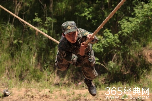 男子汉遭遇最强挑战  牵引横渡张丰毅出师不利？