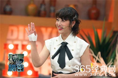 《厨房的秘密》周海媚公主装上节目 惊曝不婚原因