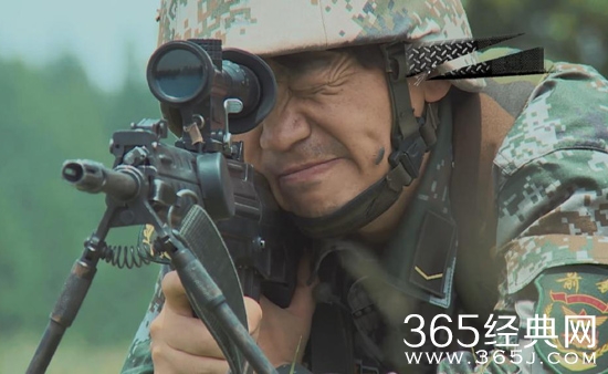 王宝强《真正男子汉》唱京剧 一动不动忍小虫