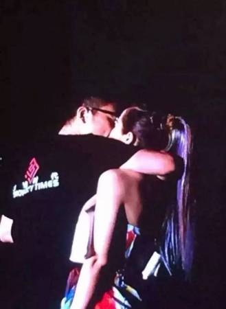 张靓颖演唱会告白 被曝曾插足冯轲婚姻