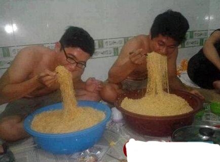 经典哥：喜欢抓住胸部睡觉2015.07.08