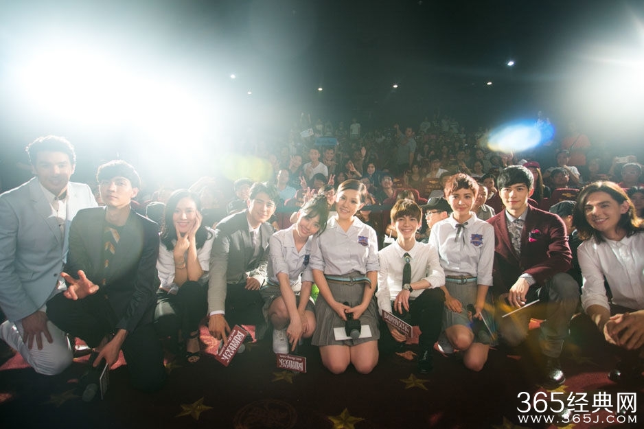 《小时代4》主演齐聚凤凰公映礼