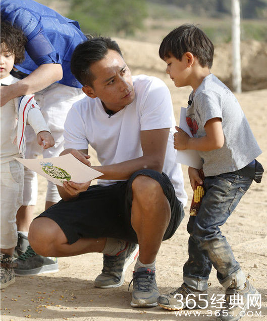 《爸爸去哪儿》诺一深夜出走刘烨落寞纠结